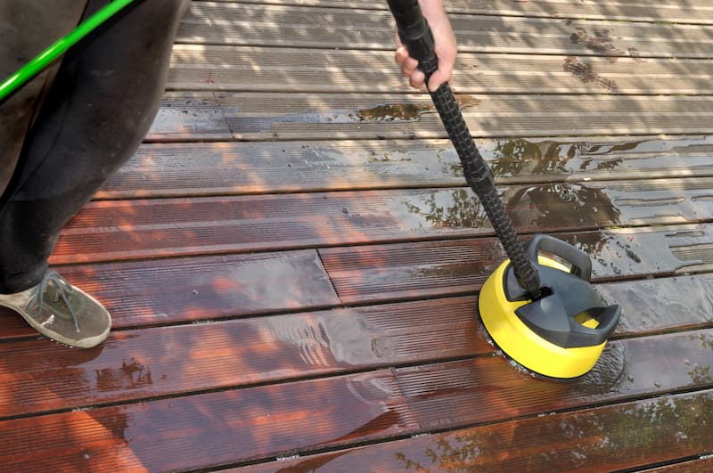 Pressure Washing vs Soft Washing For Your Home